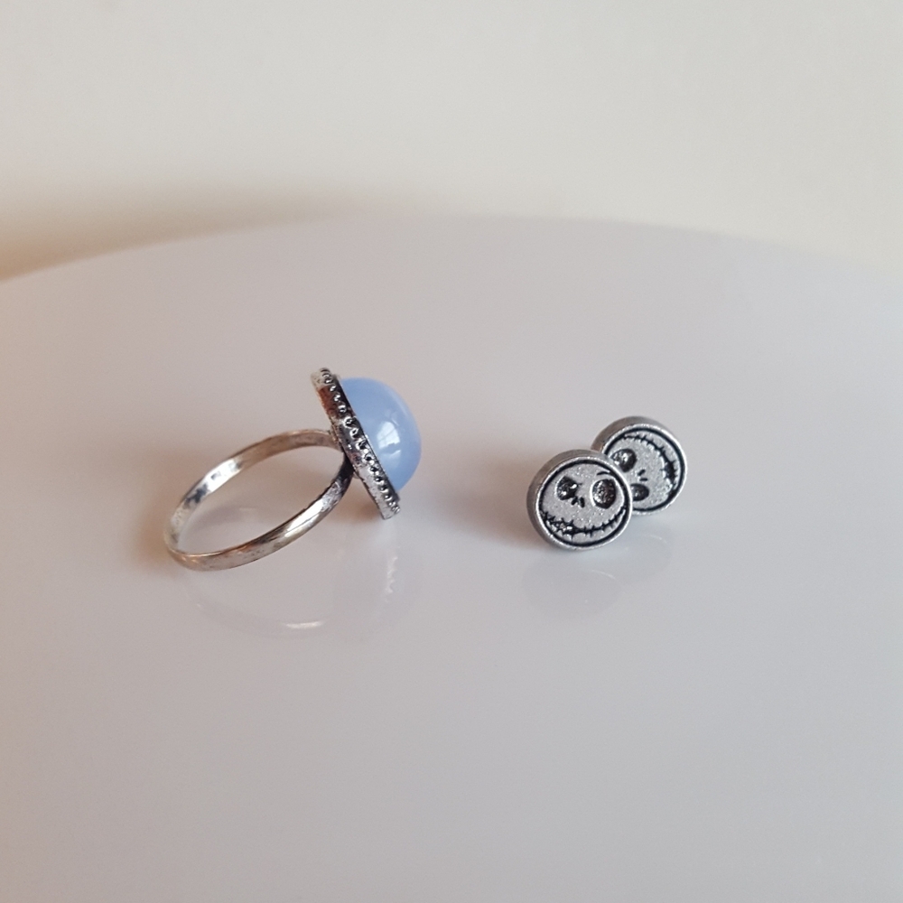 The Nightmare Before Christmas Stud Earrings and Ring - Picture 3 of 8